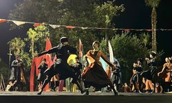 Gürcü dans topluluğu izleyenleri hayran bıraktı