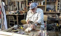 Emekli postacının ‘baston’ tutkusu