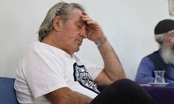 Bu kahvehaneye gelen uyuyor