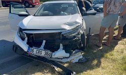 Sıkışan sürücüyü itfaiye ekipleri kurtardı