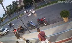 Motosiklet yayalara çarptı: 4 yaralı