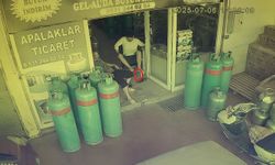 Tüpçüye giren yılan korku dolu anlar yaşattı
