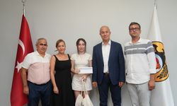 LGS birincileri Başkan Özçelik'i ziyaret etti