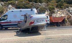 Antalya'da otomobil takla attı