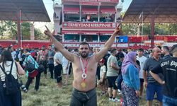 Serik'te başpehlivana coşkulu karşılama