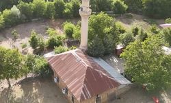 Tescilli tarihi cami geçmişin izlerini geleceğe taşıyor