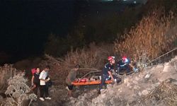 Falezlerden düşen genç kızın imdadına itfaiye yetişti