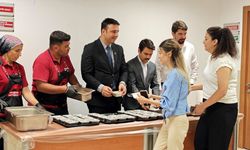 Adliyede aşure ikramı