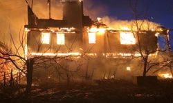 Ailesine ait tüm evler yakıldı