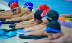 Kepez'den yüzme kurslarına büyük ilgi