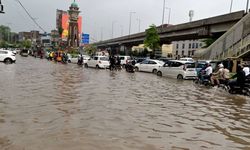 Pakistan’da can kaybı 98’e yükseldi