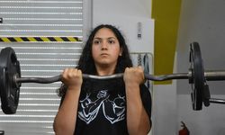 Yeni hayatına güreşle tutundu