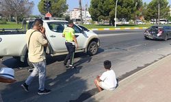 Manavgat'ta kamyonet otomobile çarptı