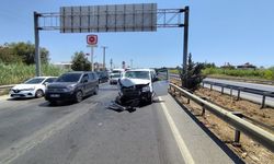 Tur aracı otobüse arkadan çarptı