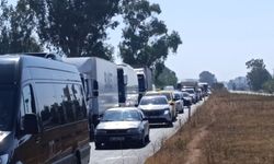 D-400 karayolunda kilometrelerce kuyruk