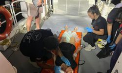 Ayağı kırık kazazedeyi Sahil Güvenlik kurtardı