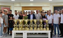 Başkan Kocagöz, kick boks sporcularını ağırladı