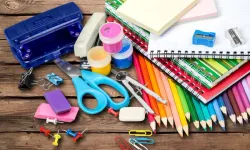 07 Gençlik’ten kırtasiye desteği