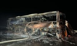 Seyir halindeki yolcu otobüsü yandı