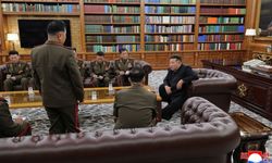 Kim, komutanları ağırladı