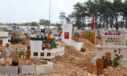 Mezarlığın hüzünlü simgeleri