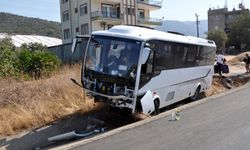 Midibüs şarampole yuvarlandı