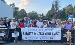 Attalos Heykeli önünde buluşuyorlar