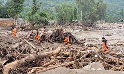 Muson yağışlarında bilanço ağırlaşıyor: 645 ölü
