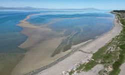 Dünyanın en büyük sodalı gölü alarm veriyor