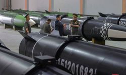 Jong-un füze fabrikasında