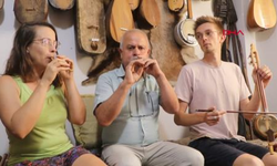 Sipsi çalmayı öğrenmek için 3 bin kilometre uzaktan geldi