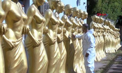 Antalya'nın dört bir yanına Venüs heykeli