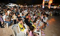 Miniklerin açık havada sinema keyfi