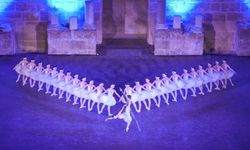 Kuğu Gölü Aspendos'ta sahne aldı