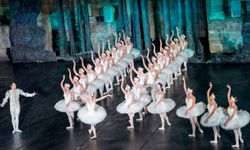 Antik tiyatroda bale gecesi