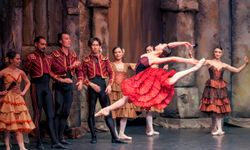 Aspendos'ta perde açılıyor