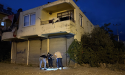 Minik bebek balkondan düştü