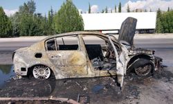 Burdur-Antalya karayolunda otomobil yandı