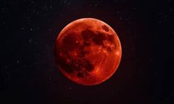 Dünyadan 'Kanlı Ay' manzaraları