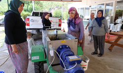 Büyükşehir'den üzüm sıkma makinesi desteği