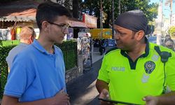 Sevincini polisle paylaştı