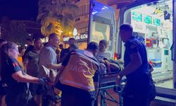 Motosiklet sürücüsü kaldırıma savruldu