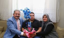 Müdür Özkan'dan Muhammed'e ziyaret