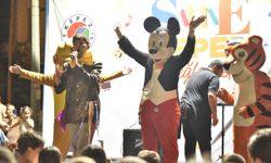 'Sahne Kepez' ile eğlence devam ediyor