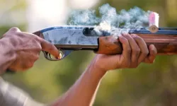 Tüfek ateş aldı kardeşi öldü