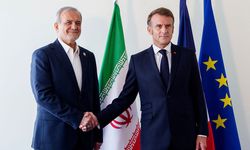 Macron, Pezeşkiyan ile görüştü