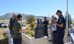 Metin öğretmen kabri başında anıldı