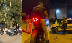 Tek teker şov yaparken polise yakalandı