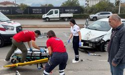 Döşemealtı'da kaza: 2 yaralı