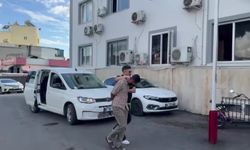 Polis süsü verip çakarla gezdi